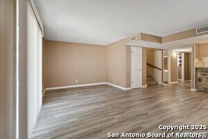 Foto del edificio - 510 W Byrd Blvd