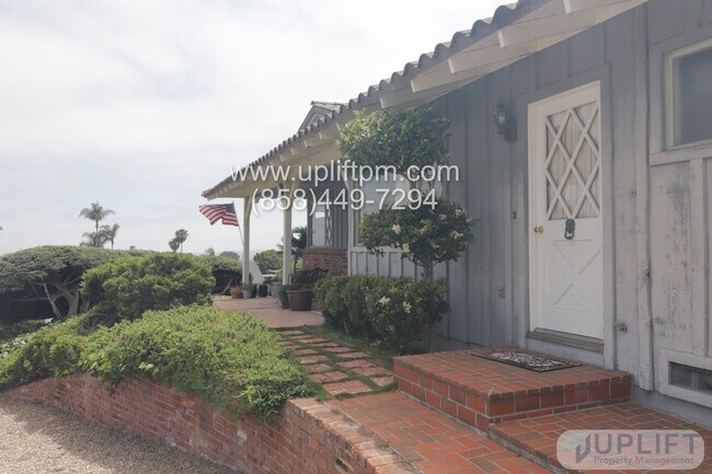 Foto del edificio - 3 Bed, 2.5 Bath Corner Lot Home Near the B...