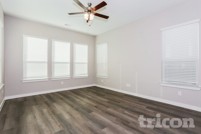 Interior Photo - Tricon Viridian