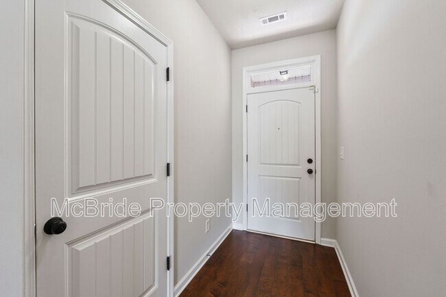Foto del edificio - 857 Westlawn Dr