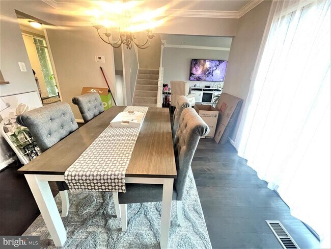 Foto del edificio - 9437 Hickory View Pl