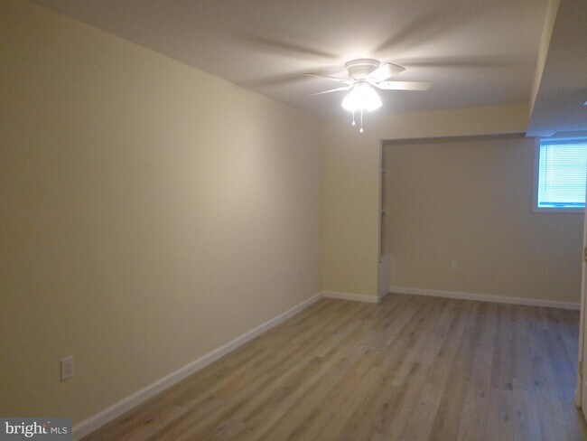 Building Photo - 47307 Willow Wood Dr