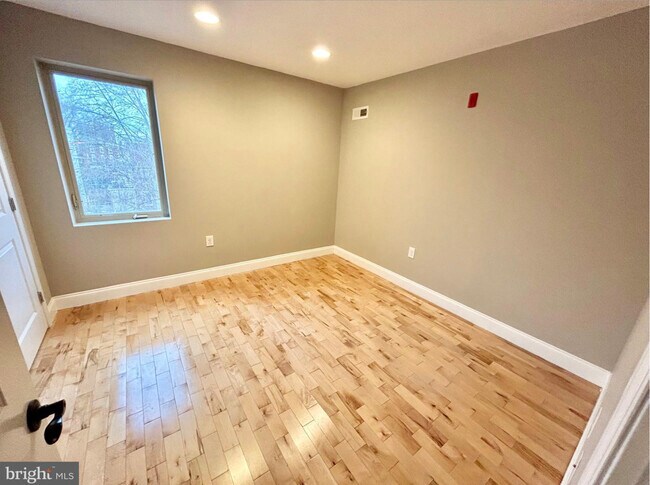 Foto del edificio - 426b N 40th St