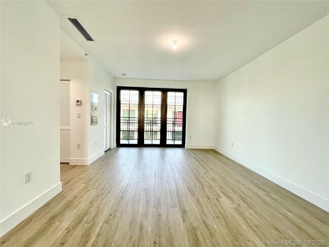 Foto del edificio - 4100 Davie Rd