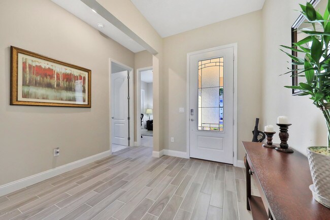 Building Photo - 346 Starlis Pl