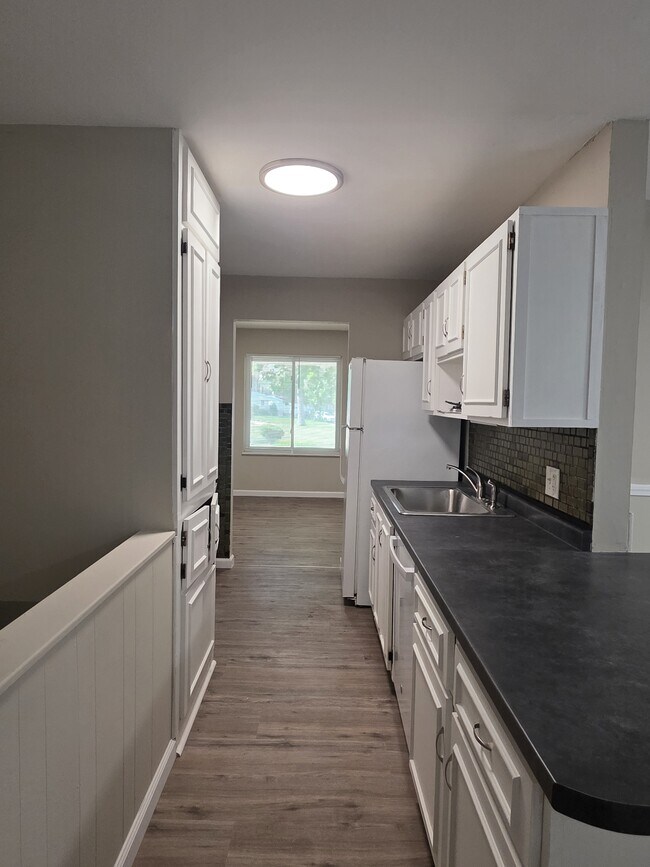 Foto del edificio - 2259 Ainsworth Dr