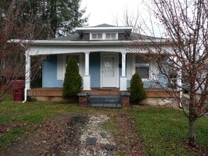 Building Photo - 324 Highland Ave