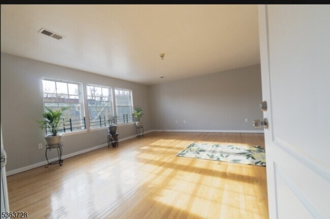 Foto del edificio - 78 Highland Ave