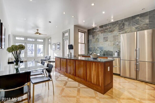 Foto del edificio - 3114 18th St NW