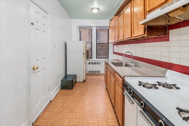 Building Photo - 35-45-45 81st St