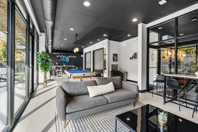 Foto del edificio - 3451 N Ashland Ave
