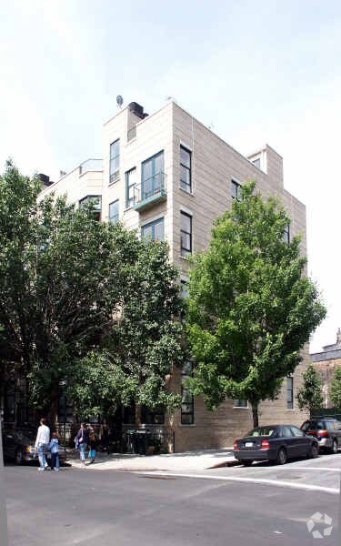 Primary Photo - 98-100 Havemeyer St