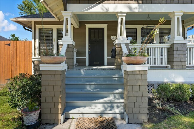 Foto del edificio - 601 W 18th St