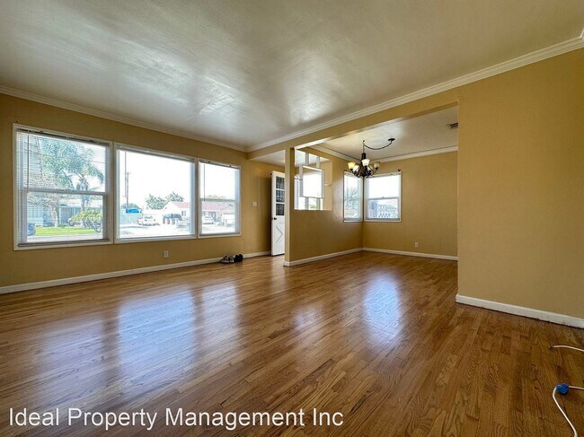 Building Photo - 3 br, 2 bath House - 2241 W Corak St