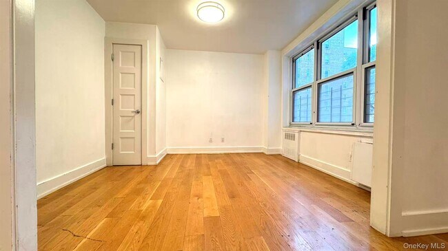 Foto del edificio - 142-20 Franklin Ave