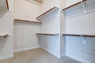 Building Photo - 2209 Chenevert St