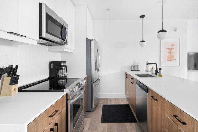 Photo - Perry (Furnished Rooms) Apartments