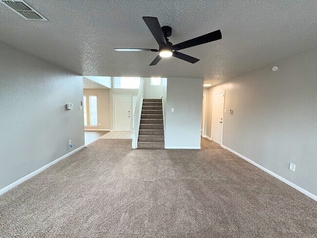 Foto del edificio - 704 Inglewood Trail