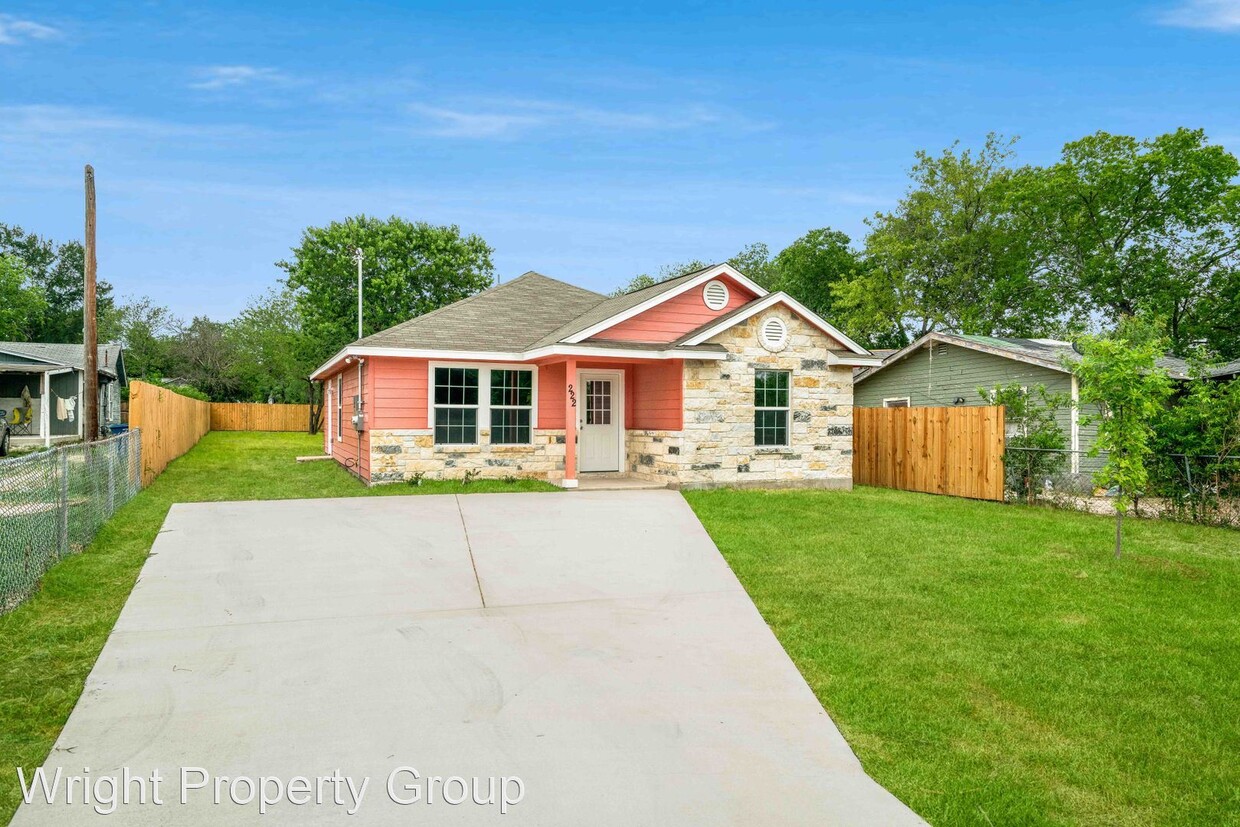 Primary Photo - 3 br, 2 bath House - 222 Esmeralda Drive