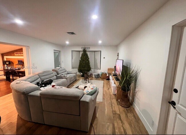 Foto del edificio - 7161 SW 13th St
