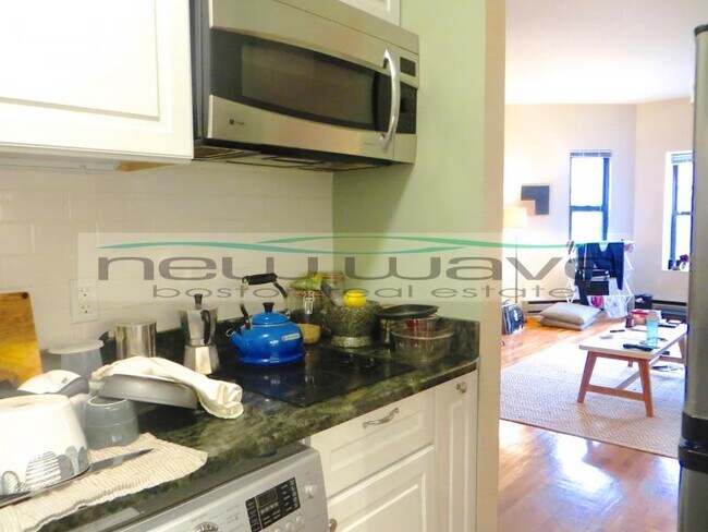 Foto del edificio - 215 Newbury St