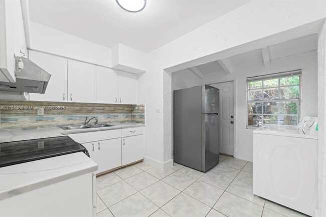 Foto del edificio - 17380 NE 4th Pl