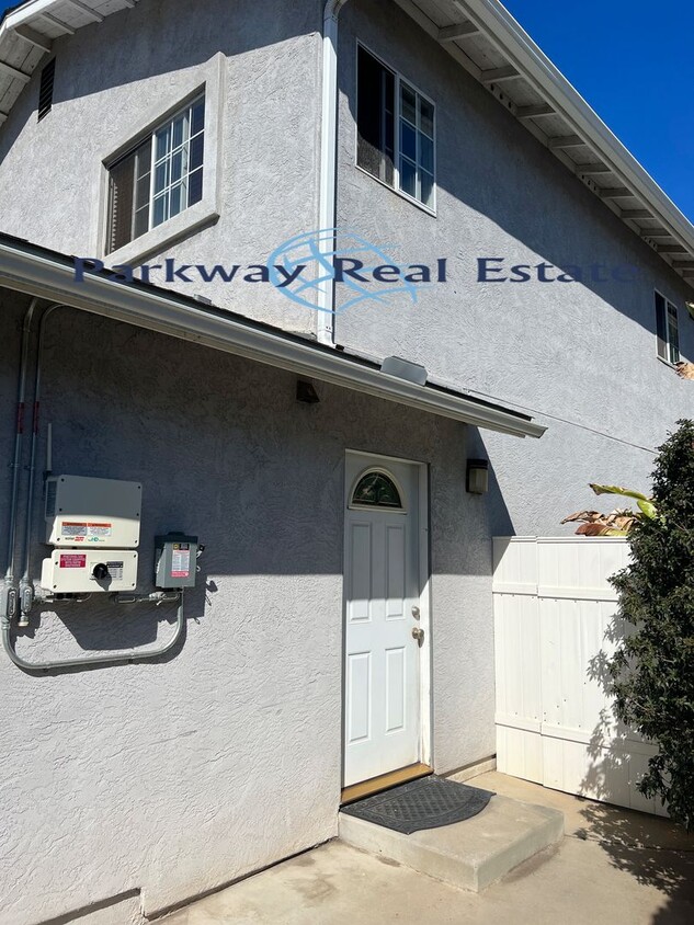 Primary Photo - 8547 Wintergardens Blvd.