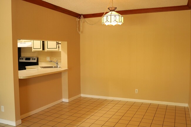 Building Photo - 609 Sea Pine Way