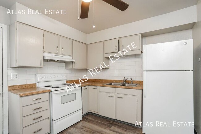 Building Photo - 330 Vehr Dr