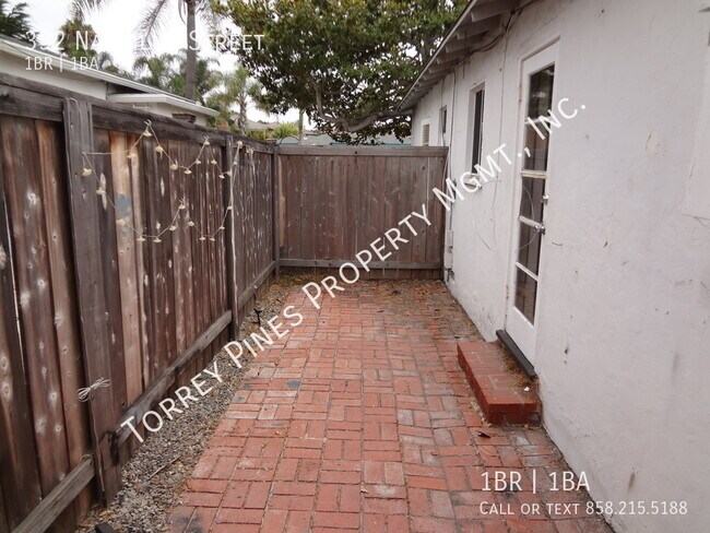 Foto del edificio - **Windansea Beach** 1 Bedroom Cottage with...