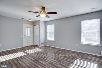 Building Photo - 700 Brandon Cir Building Photo - 700 Brandon Cir