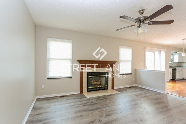 Building Photo - Charming 4 Bedroom in Lancaster!