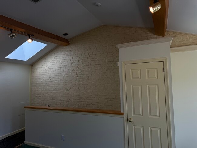 Building Photo - 2321 Fairmount Ave