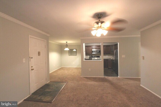 Foto del edificio - 83 Willow Ct