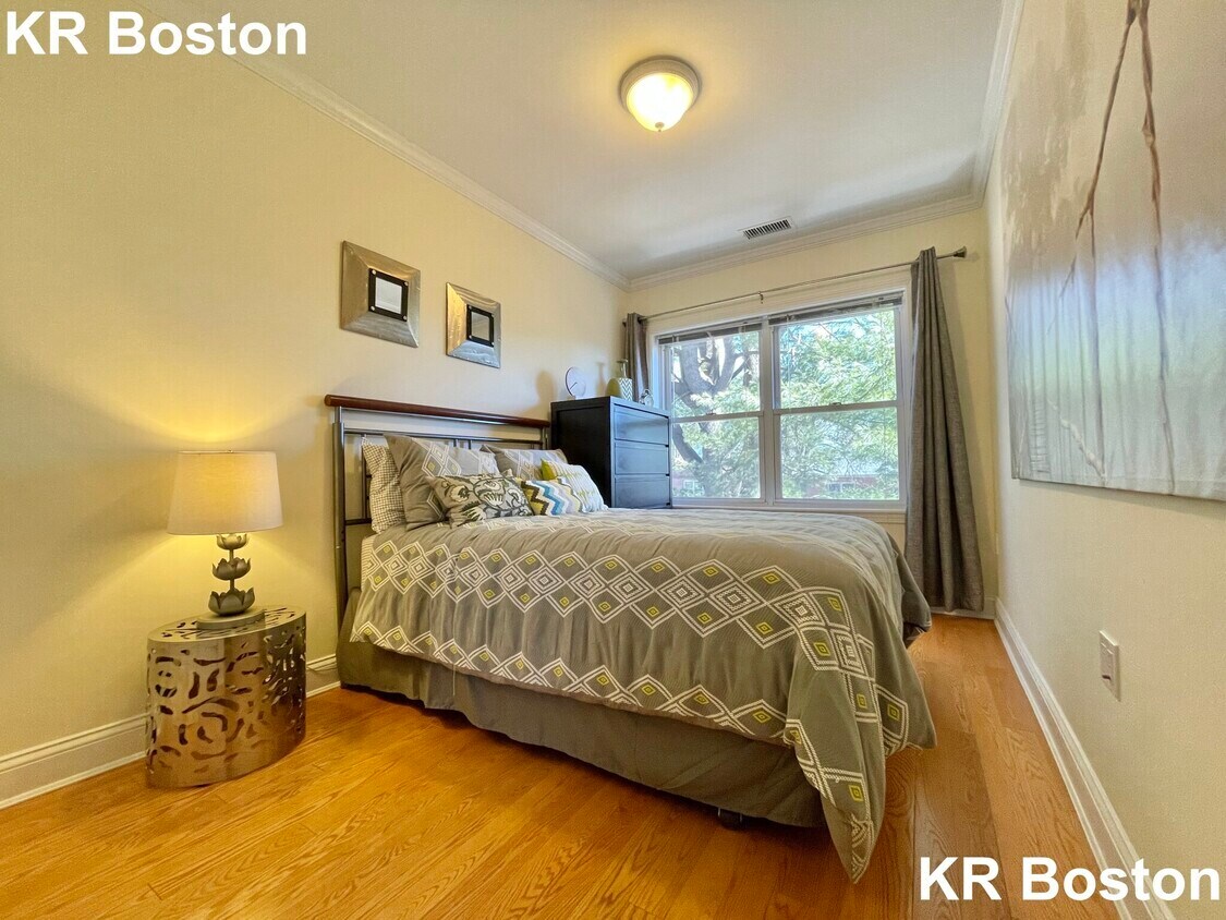 31 Independence Dr, Chestnut Hill, MA 02467 Townhouse for Rent in