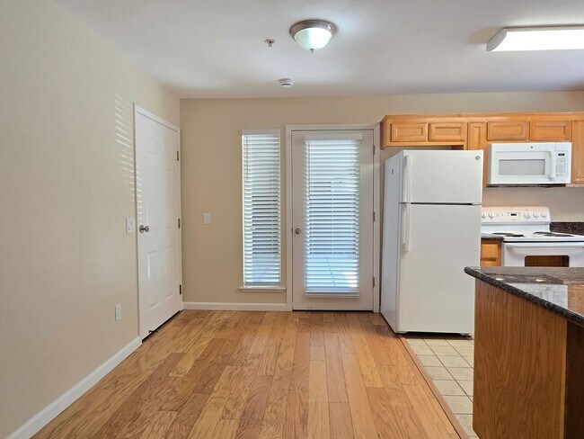 Foto del edificio - 3845 Blackford Ave