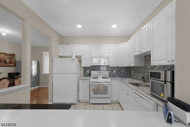 Foto del edificio - 158 Autumn Ridge Rd