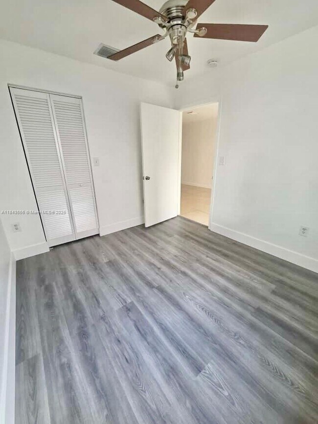 Foto del edificio - 2184 NE 167th St