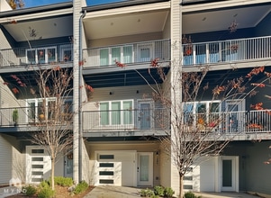 Building Photo - 1434 Walker Pl SE