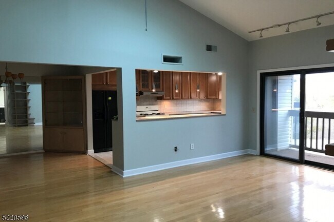 Foto del edificio - 33 Green Valley Ct