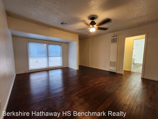 Building Photo - 3 br, 1 bath House - 107 W Pulaski