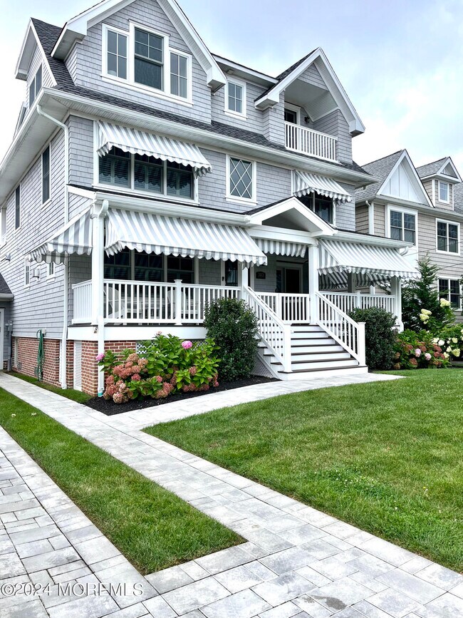 Foto del edificio - 303 Pennsylvania Ave