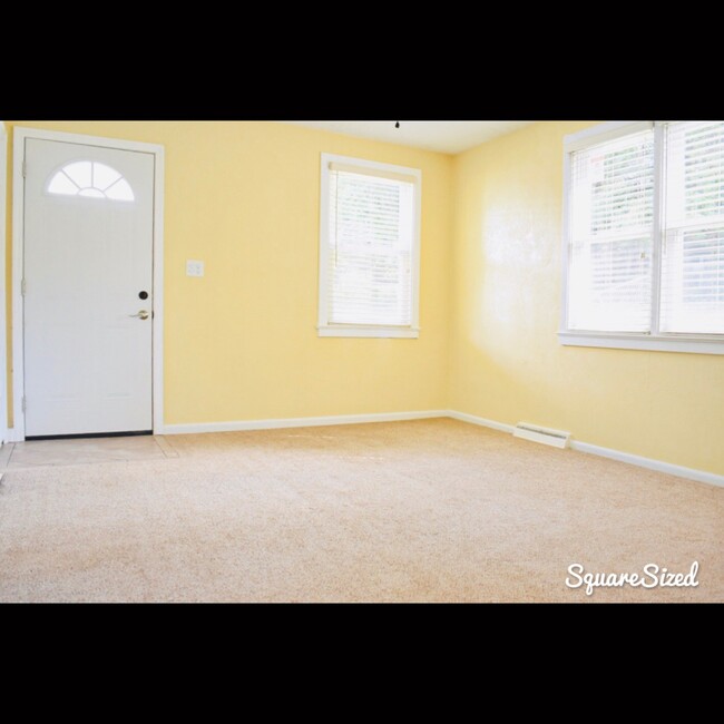 Living Room - 337 Riverview Ave