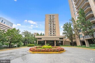 Building Photo - 3709 S George Mason Dr