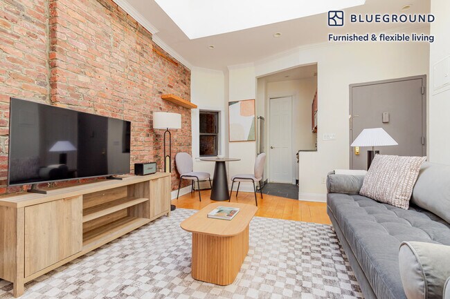 Building Photo - 118 Christopher St