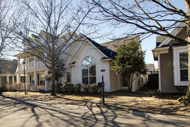 Building Photo - 1417 Island Town Dr