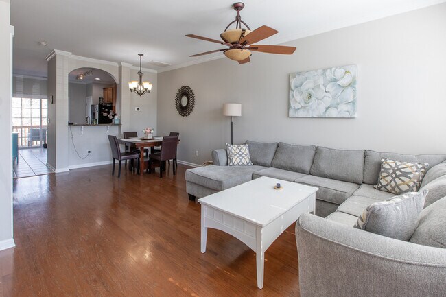 Foto del edificio - 138 Cedar Elm Rd