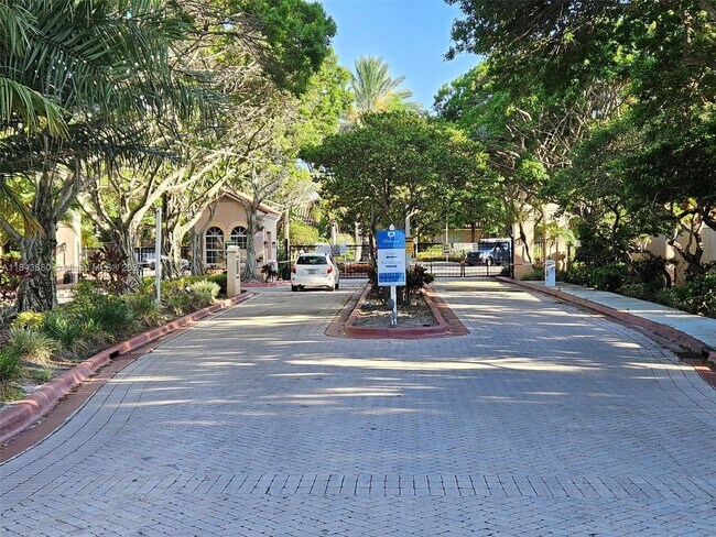 Foto del edificio - 12124 St.Andrews Pl