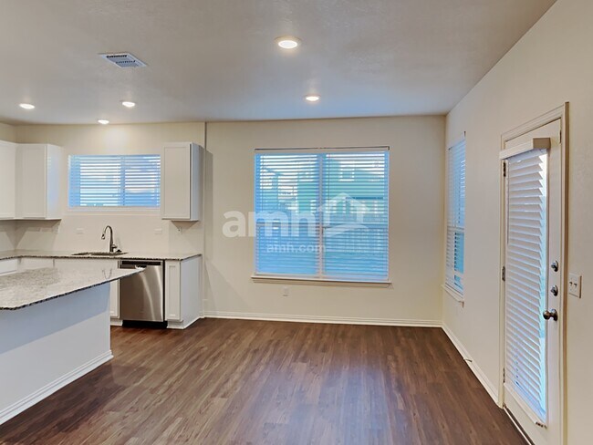 Building Photo - 188 Pebble Creek Run