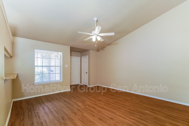 Foto del edificio - 14430 Edgemont St